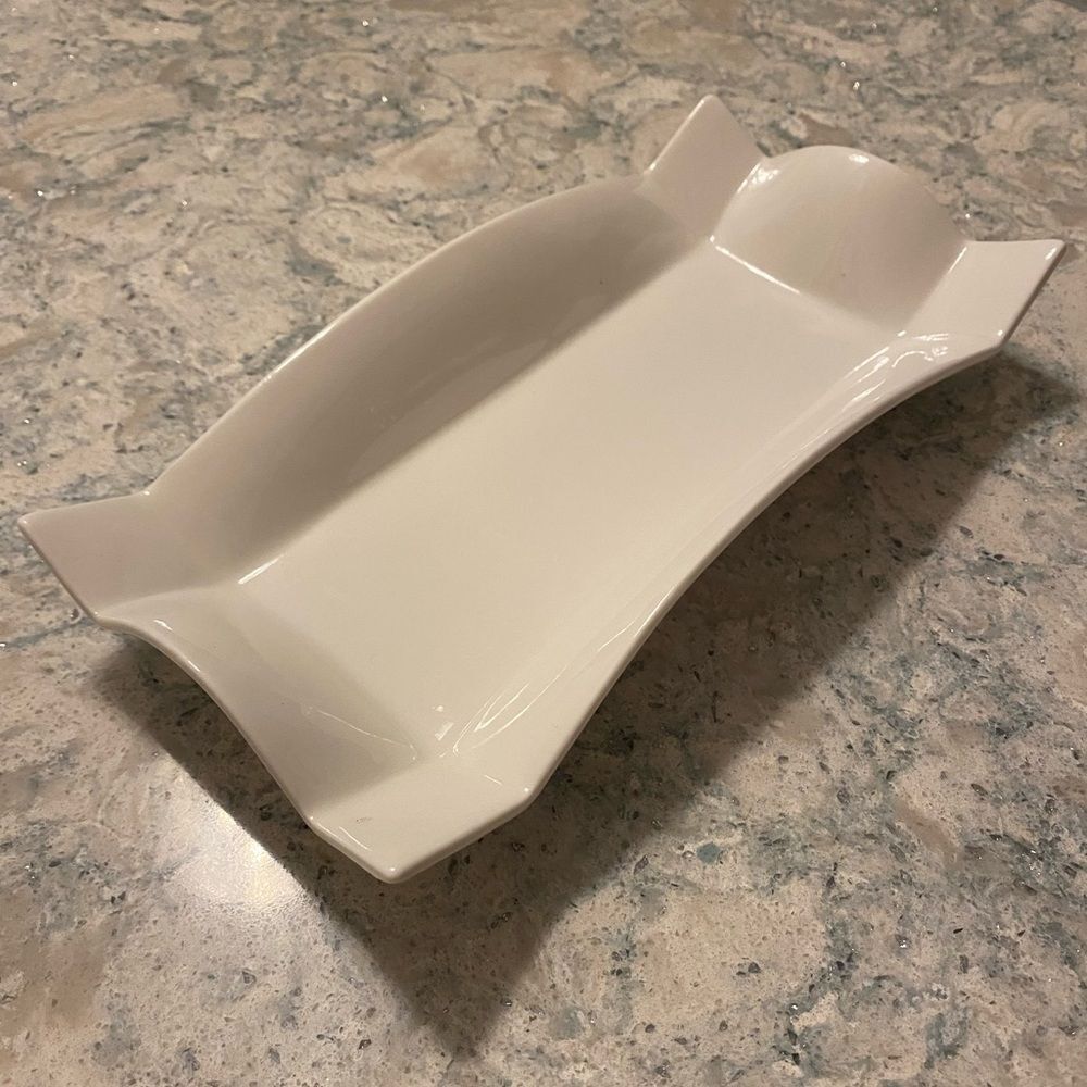 Porcelain Fold Design Tray Off White in Color 4.5x9.5